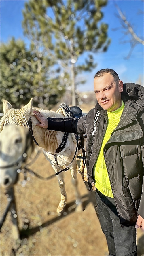 ibrahim-murat-gunduz-horse-love.jpg